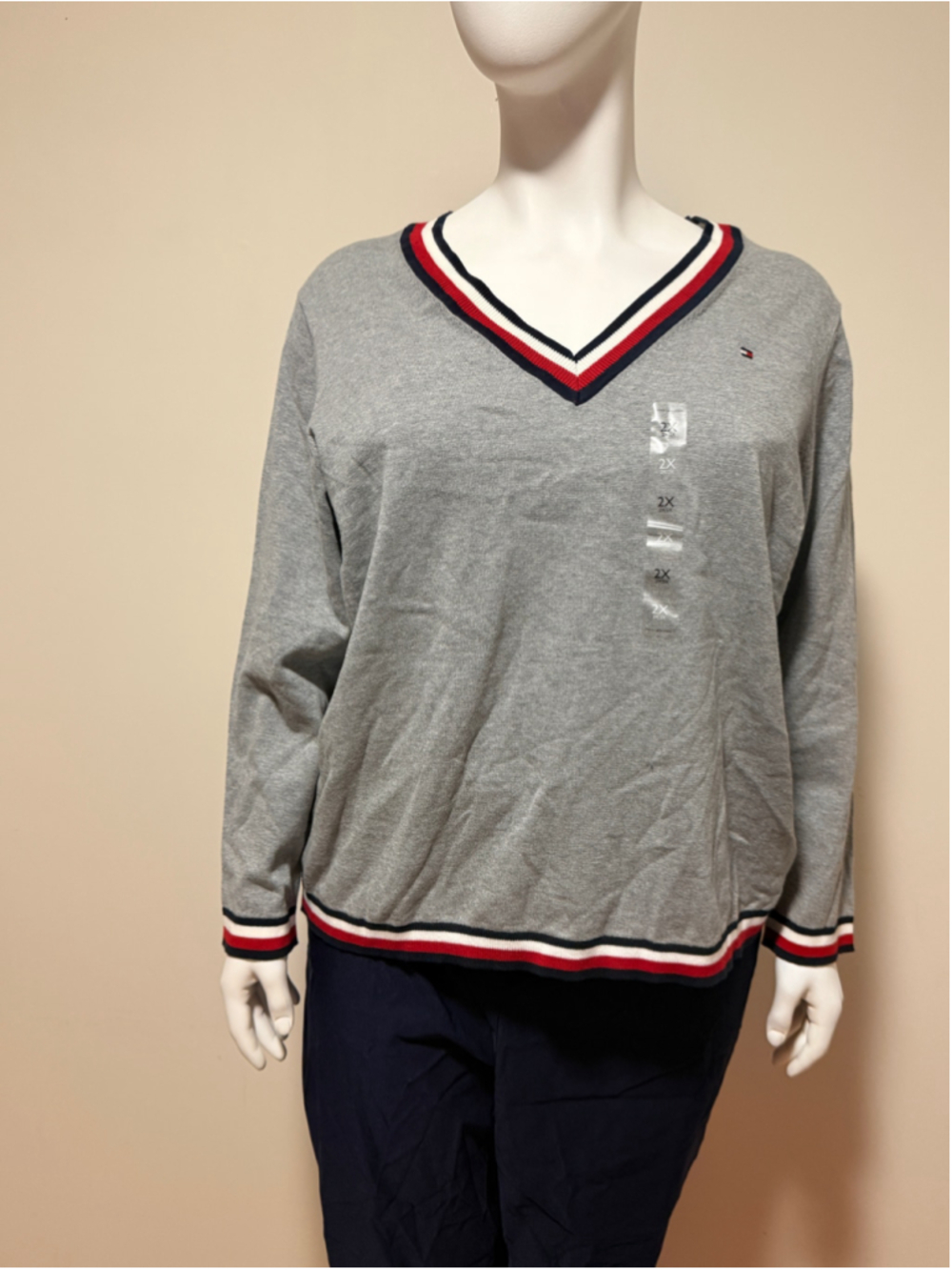 Tommy Hilfiger Plus Size 2X 100% Cotton Grey Contrast-Trim V-Neck Sweater NWT - Picture 2 of 4